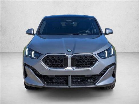 Used 2025 BMW X2 xDrive28i image 2