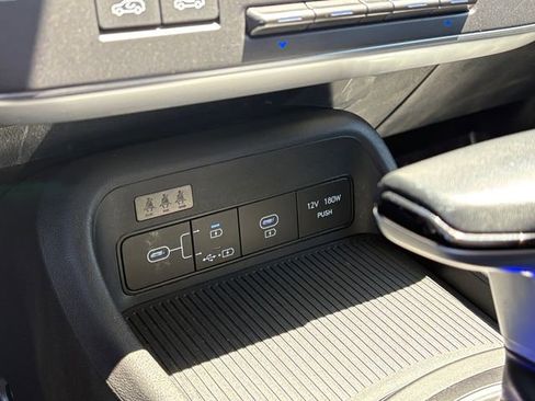 Used 2025 Hyundai Kona SEL FWD image 21