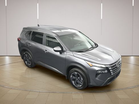 Certified 2025 Nissan Rogue SV AWD/4WD image 32