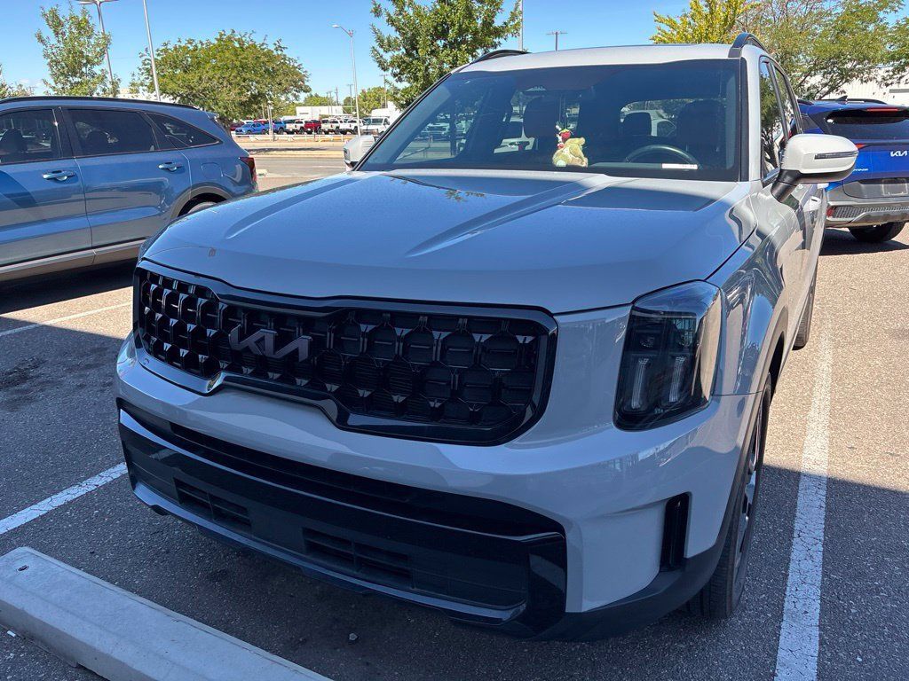 Used 2025 Kia Telluride EX X-Line AWD/4WD image 4
