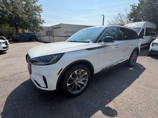 New 2025 Lincoln Aviator Reserve w/ Luxury Package video 2