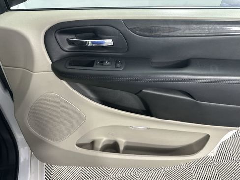 Used 2017 Dodge Grand Caravan SE w/ Power Window Group image 22