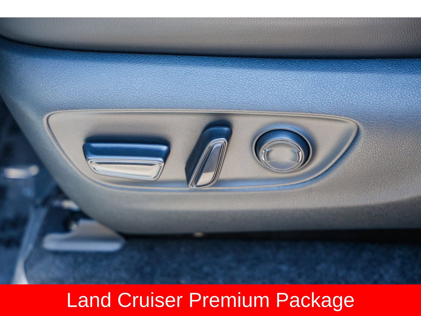 Used 2026 Toyota Land Cruiser w/ Premium Package AWD/4WD image 23
