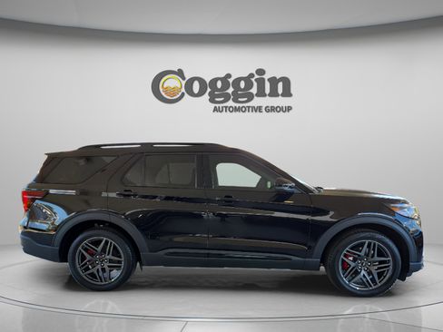 New 2026 Ford Explorer ST w/ Sun And Sound Package image 6