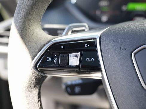 Used 2022 Audi e-tron GT Premium Plus image 45