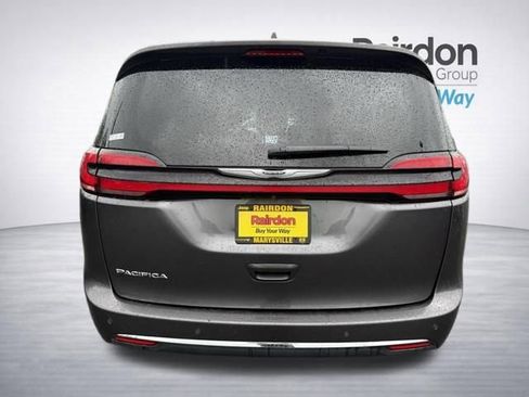 Used 2023 Chrysler Pacifica Touring-L FWD image 7