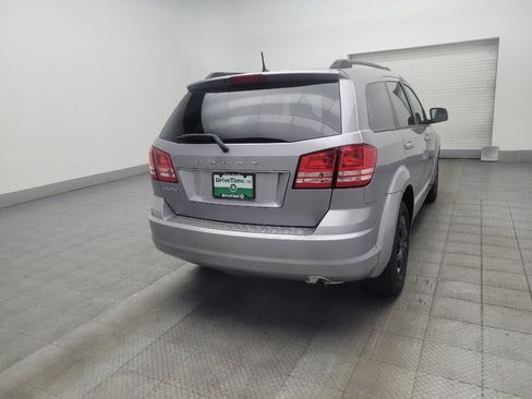 Used 2019 Dodge Journey SE FWD image 9