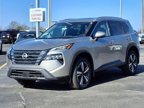 Certified 2025 Nissan Rogue SL w/ Tech Package image 2