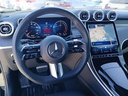 Used 2025 Mercedes-Benz GLC 350e GLC 350e 4MATIC image 20