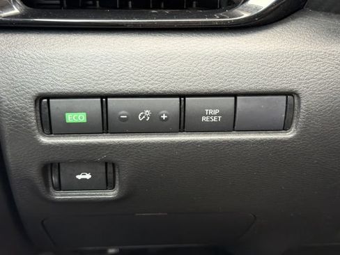 Used 2024 Nissan Sentra SR w/ SR Premium Package FWD image 22
