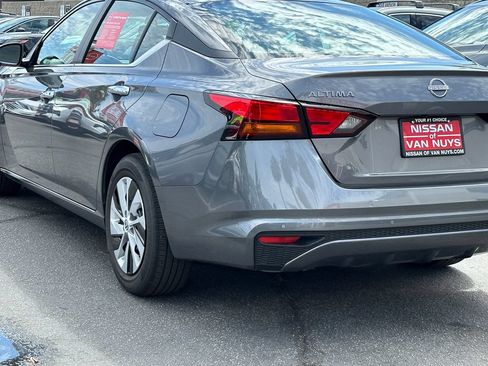 Used 2025 Nissan Altima 2.5 S FWD image 4