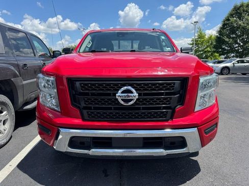 Used 2020 Nissan Titan SV w/ SV Convenience Package RWD image 2