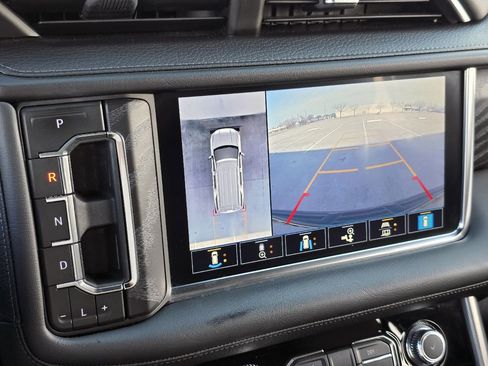 Used 2021 GMC Yukon Denali image 15