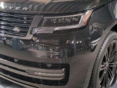 New 2026 Land Rover Range Rover Long Wheelbase SE AWD/4WD image 10