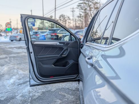 Used 2023 Volkswagen Tiguan SE image 26