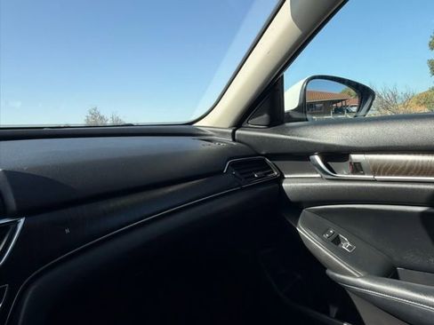 Used 2018 Honda Accord Touring image 26