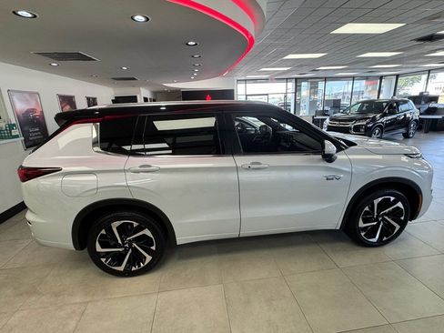 New 2025 Mitsubishi Outlander SEL image 5