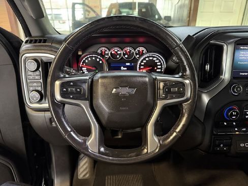 Used 2020 Chevrolet Silverado 1500 LT image 21