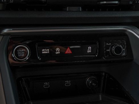 Certified 2025 Audi Q5 Premium w/ Convenience Package AWD/4WD image 18
