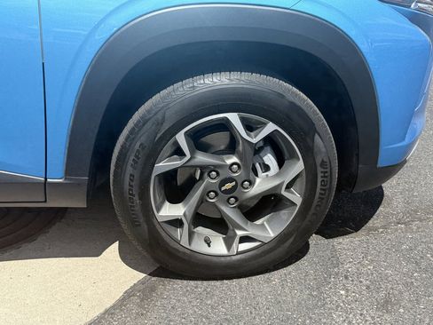 Used 2025 Chevrolet Trax LT FWD image 28