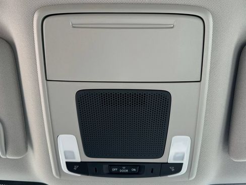 Used 2025 Honda Pilot EX-L image 33
