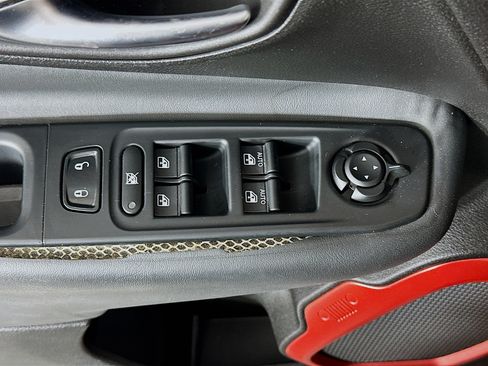 Used 2016 Jeep Renegade Trailhawk AWD/4WD image 15