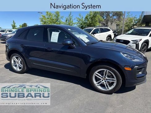 Used 2022 Porsche Macan AWD/4WD image 2