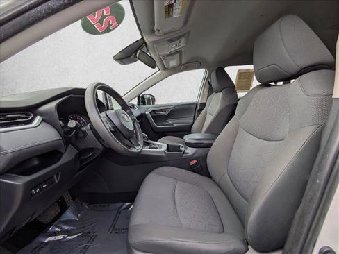 Used 2022 Toyota RAV4 XLE image 17