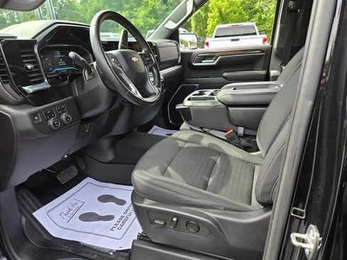 Used 2023 Chevrolet Silverado 1500 LT w/ Safety Package AWD/4WD image 10