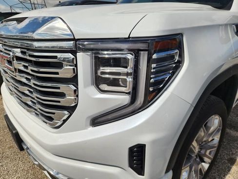Used 2026 GMC Sierra 1500 Denali w/ Denali Reserve Package AWD/4WD image 6