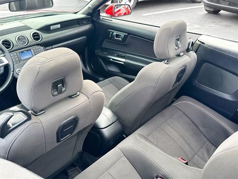 Used 2019 Ford Mustang Convertible image 28