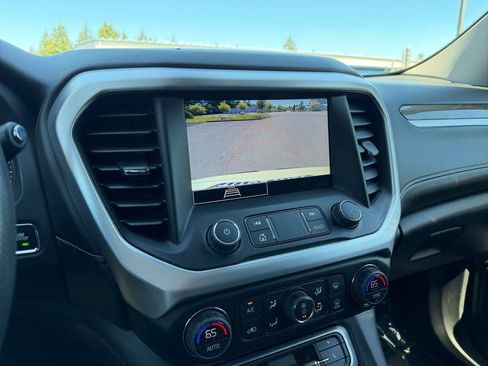 Used 2022 GMC Acadia SLE FWD image 17