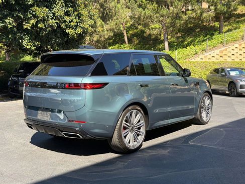 Used 2024 Land Rover Range Rover Sport Dynamic SE AWD/4WD image 9