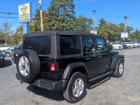 Used 2022 Jeep Wrangler Unlimited Sport image 8