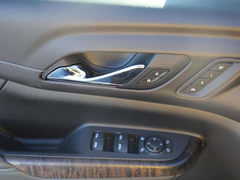 Used 2021 GMC Acadia Denali image 7