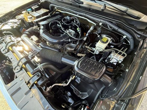 Used 2018 Nissan Frontier S RWD image 23