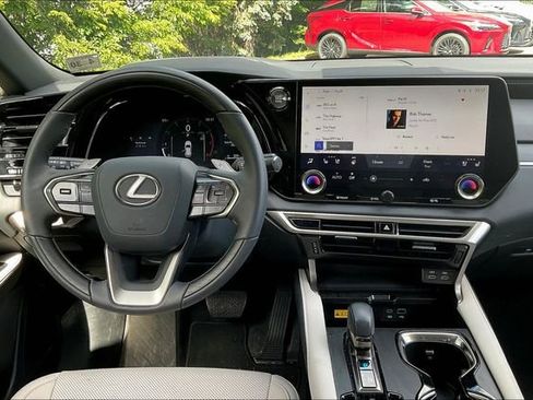 Used 2025 Lexus RX 350 Premium w/ Accessory Package AWD/4WD image 7
