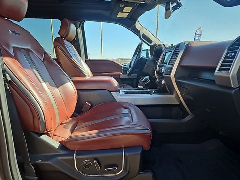 Used 2018 Ford F150 Platinum w/ Equipment Group 701A Luxury image 14