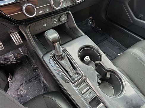 Used 2023 Honda Civic Sport image 11