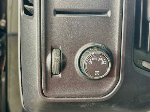 Used 2018 Chevrolet Silverado 1500 W/T w/ Black Out Edition RWD image 3