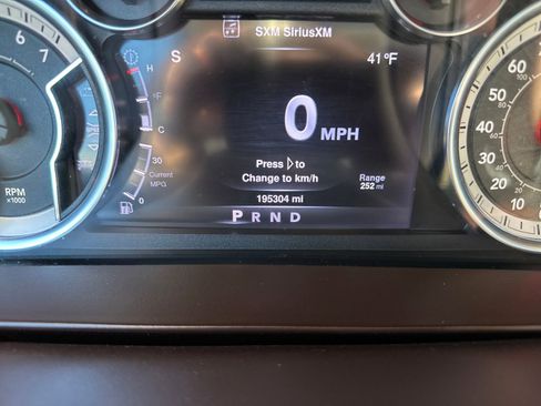 Used 2013 RAM 1500 Laramie w/ Convenience Group image 16