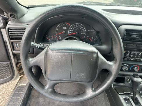 Used 2002 Chevrolet Camaro LT RWD image 14