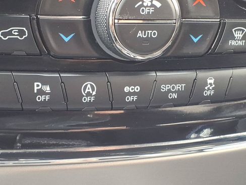 Used 2021 Jeep Grand Cherokee Laredo X AWD/4WD image 19