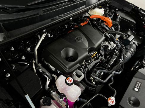 Certified 2025 Toyota RAV4 XLE image 10