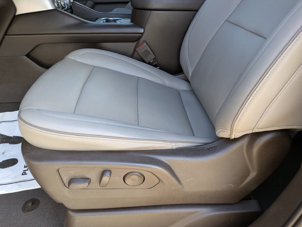 Used 2023 GMC Yukon SLT w/ SLT Premium Package RWD image 25