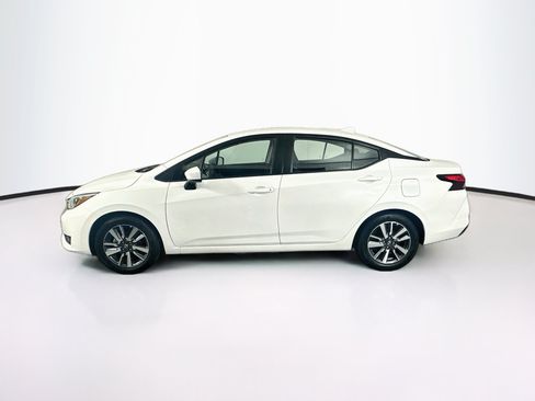 Used 2025 Nissan Versa SV FWD image 4