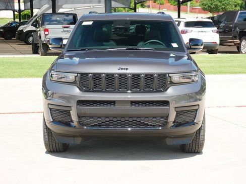 New 2025 Jeep Grand Cherokee L Altitude image 6