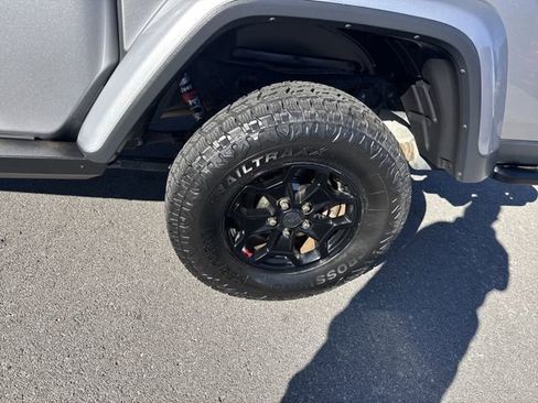 Used 2020 Jeep Gladiator Rubicon AWD/4WD image 13