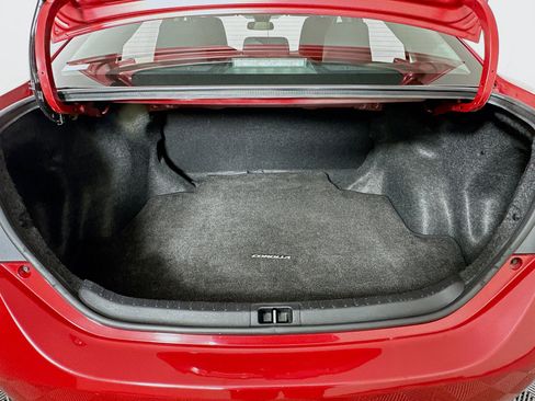 Used 2017 Toyota Corolla LE image 26