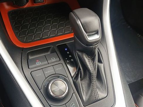 Used 2022 Toyota RAV4 Adventure w/ Convenience Package image 19